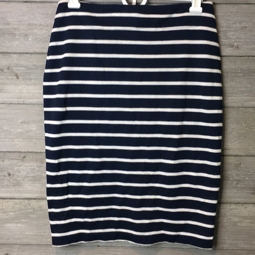 NWT JOA Los Angeles • Navy Striped skirt LARGE